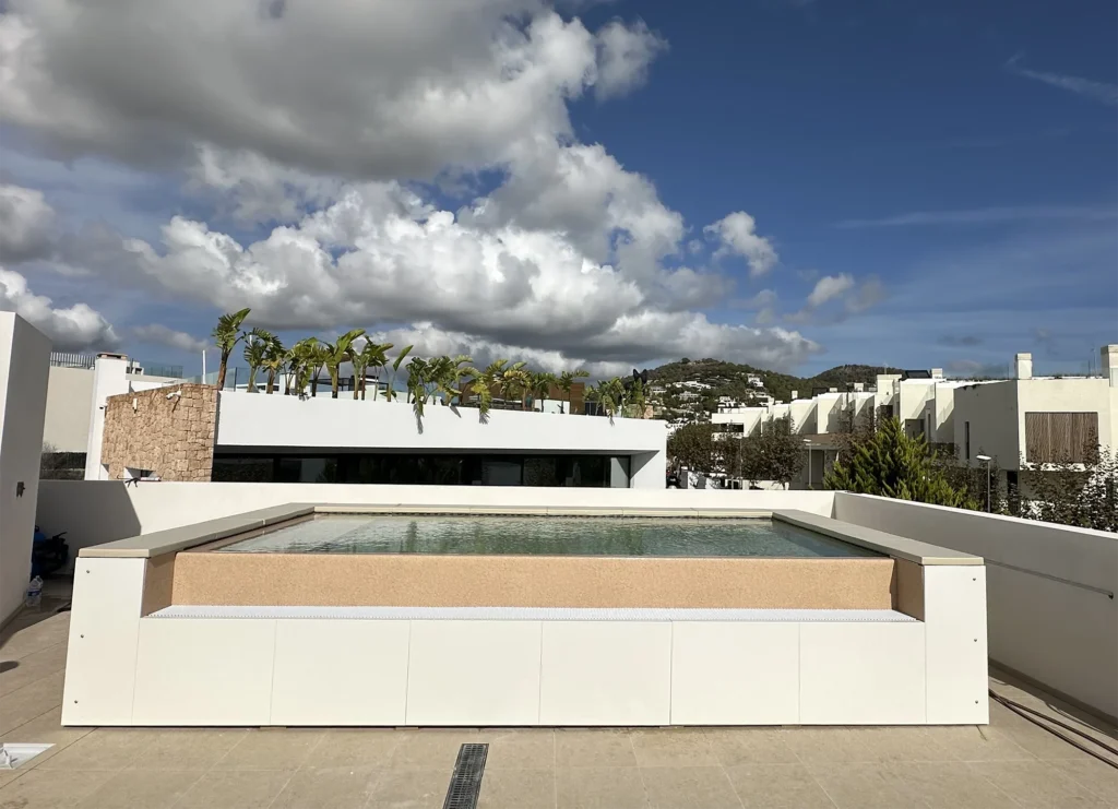 Dettaglio Piscina Linea Laghetto su balcone Dettaglio Piscina Linea Laghetto su balcone